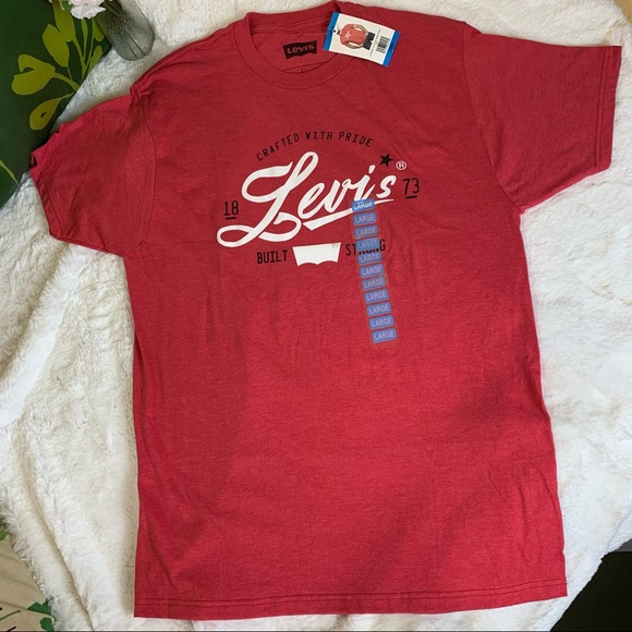Levi’s Vintage Style Red T-Shirt Varsity Script NWT Sz L - Picture 1 of 5